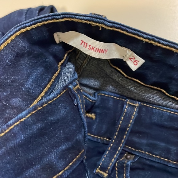 Levi’s 711 Skinny Jean - Picture 2 of 3